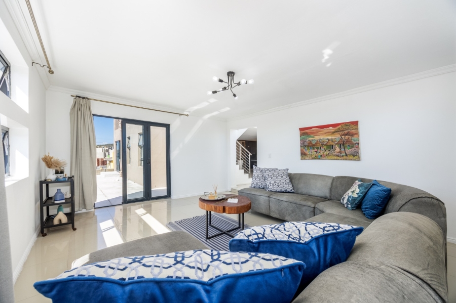 8 Bedroom Property for Sale in Haasendal Western Cape